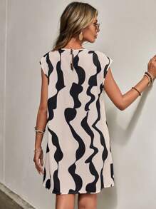 SHEIN LUNE 圖案印花蝙蝠袖直筒洋裝 - 彩色 - 查看 2