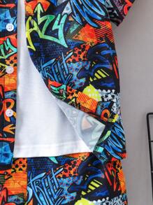 SHEIN Bộ thời trang bé trai Nút phía trước Lá thư Tất cả trên in Giải trí - Nhiều màu - Xem 5