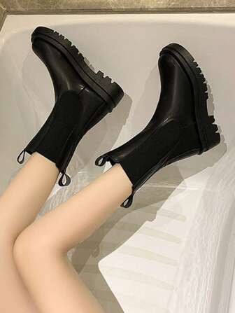 秋冬女式简约切尔西靴，黑色短裙毛衣搭配紧身长靴时尚黑色时尚靴子