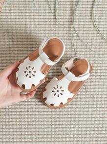 New Arrival Girls' Summer Casual Comfortable Soft-Sole Sandals With Hollow Out Pattern, Princess Style Beach Shoes, White - White - View 2