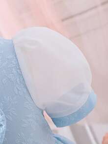 小女童前蝴蝶結泡泡袖洋裝