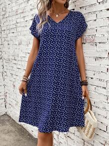 SHEIN LUNE Summer Loose Fit Women's Dress With Blue Heart Print, Suitable For Easter - Navy Blue - View 6