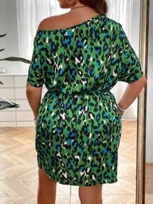 SHEIN Clasi Plus Allover Print Batwing Sleeve Dress - Green - View 3