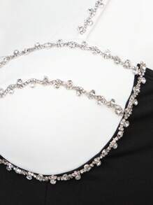 Hauture Váy xẻ đùi đính đá tương phản - màu đen - Xem 7