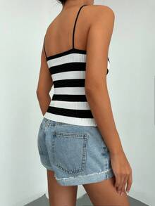 EURMUSE Striped Pattern Rhinestone Detail Cami Knit Top - Đen và trắng - Xem 6