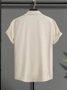 Manfinity Hypemode Áo sơ mi Nam Đắp vá Nút phía trước Lá thư Giải trí - Màu be - Xem 2