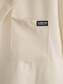 Manfinity Hypemode Áo sơ mi Nam Đắp vá Nút phía trước Lá thư Giải trí - Màu be - Xem 4