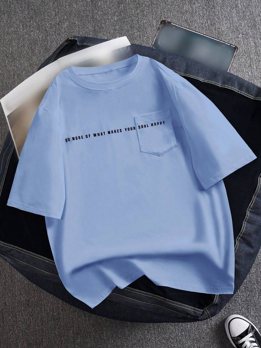 Manfinity Hypemode 男士標語圖案口袋貼布T恤 - 淺藍色 - 查看 1