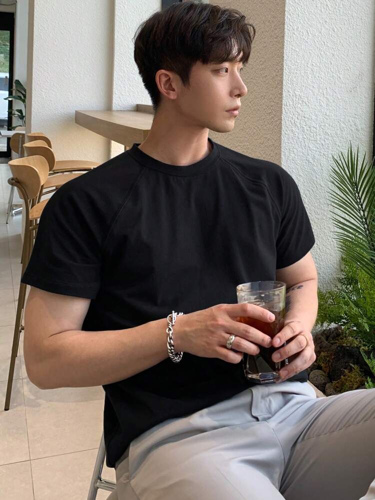 Men Cotton Solid Raglan Sleeve Tee