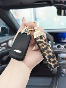 Fashionable Unisex Leopard Print Leather Keychain / Ruby Heart Shaped Keychain / Gold Plated Diamond Studded Bear Head Keychain / Creative Diamond Studded Open Ring Rose Gold Keychain / Creative Diamond Studded Open Ring Sterling Silver Keychain / Exquisite Lady Lock Keychain With Double Leather Ropes Suitable For Any Car Models