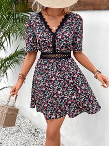 SHEIN Frenchy Ditsy Floral Print Guipure Lace Insert Tie Back Dress - Multicolor - View 3