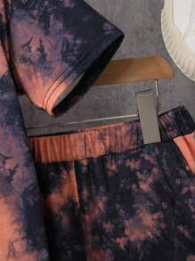 SHEIN 2件套男童紮染多彩休閒運動短袖T恤和短褲，適合度假，寬鬆百搭，春夏 - 彩色 - 查看 6