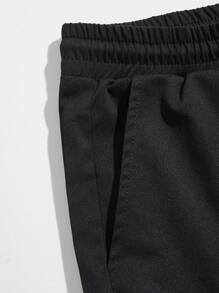 Manfinity VCAY 男士字母圖案帶扣細節翻蓋口袋腰部抽繩工裝短褲 - 黑色 - 查看 4