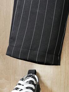 小男童恐龍印花T恤和豎條紋長褲和圍巾套裝 - 黑與白 - 查看 4