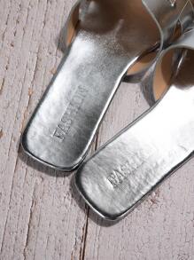 大码 35-43 时尚简约舒适系带户外拖鞋，红色 PU 鞋面，方头，平底，日常沙滩凉鞋 - 銀色 - 查看 6