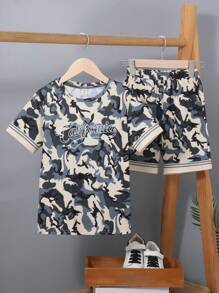 SHEIN 男孩迷彩和字母圖案T恤和短褲 - 彩色 - 查看 1