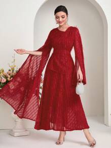 Modelyn 斗篷袖毛茸邊連衣裙