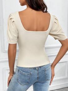 SHEIN Privé 素色方領泡泡袖下擺開叉T恤 - 杏色 - 查看 2