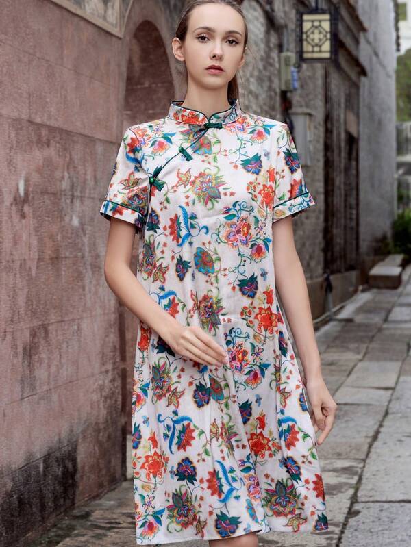Printed Qipao/Cheongsam/Chinese Dress For Women, Suitable For Chinese New Year Celebration