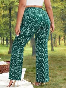 SHEIN VCAY Plus Ditsy Floral Print Flare Leg Trousers - Green - View 2