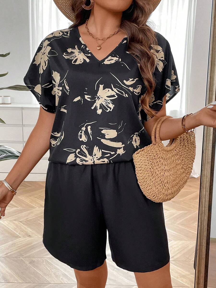 EMERY ROSE Plus Floral Print Batwing Sleeve Blouse & Shorts - Black - View 1