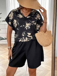 EMERY ROSE Plus Floral Print Batwing Sleeve Blouse & Shorts - Black - View 3