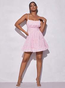 SHEIN PETITE 碎花胸部褶皺荷葉邊吊帶連衣裙 - 粉色 - 查看 3