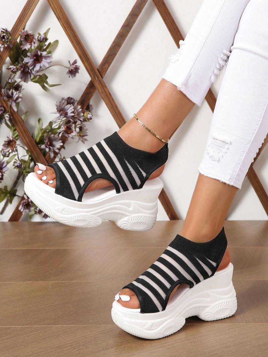 Dép Thể Thao Nữ Sọc Cut Out, Dép Vải Thể Thao - Đen và trắng - Xem 1