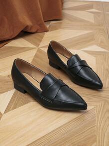 2025 秋季女士扭纹细节尖头平底乐福鞋，优雅户外黑色平底鞋 - 黑色 - 查看 2