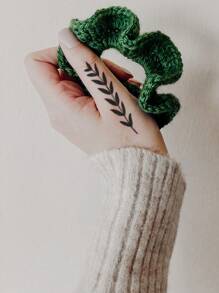 4pcs Minimalist Flower & Plant Pattern Temporary Tattoo Stickers For Wrist And Body - Black - View 3