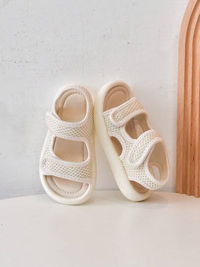 男孩魔術貼踝帶平底涼鞋適用於戶外