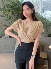 DAZY 素色前扭結蝙蝠袖T恤 - 杏色 - 查看 5