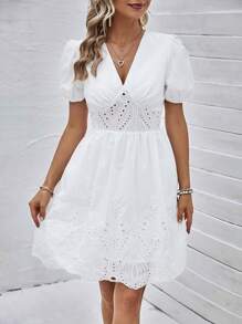SHEIN VCAY Vestido con bordado con ojal ribete en abanico de manga farol - Blanco - Ver 6