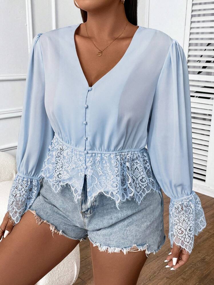 SHEIN Franclia Plus Blouse Péplum En Dentelle À Manche Évasée - Bleu ciel - Voir 5
