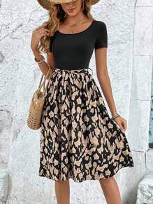 SHEIN Frenchy Đầm Thắt lưng Đồ họa Giải trí - Nhiều màu - Xem 1