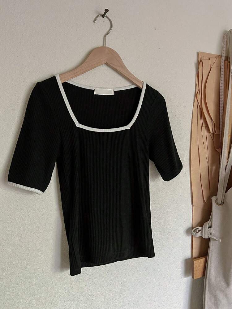 Contrast Binding Square Neck Tee