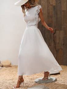 SHEIN VCAY 蕾絲拼接小高領上衣和裙子 - 白色 - 查看 1