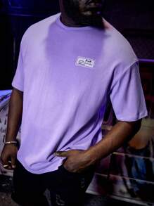 Manfinity RebelGame Hombres Camiseta algodón con estampado de árbol de coco y slogan - Lila Púrpura - Ver 2