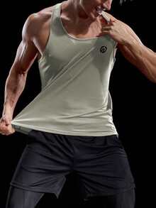 Manfinity Sport Corelite Hombres Top tank deportivo con estampado de letra de espalda nadadora - Caqui - Ver 7