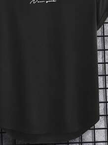 Manfinity Homme Men Letter Graphic Curved Hem Tee - Black - View 5