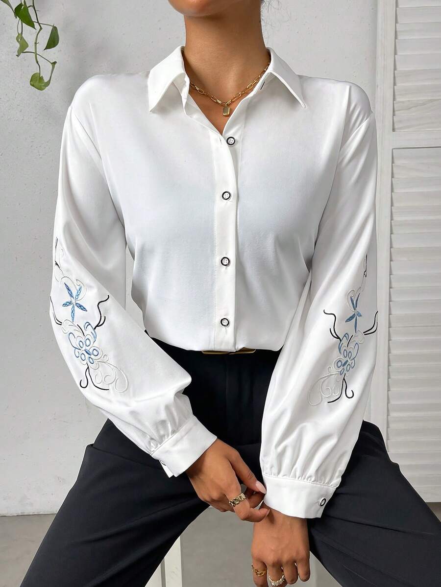 SHEIN Essnce 花卉刺繡前紐扣襯衫 - 白色 - 查看 1