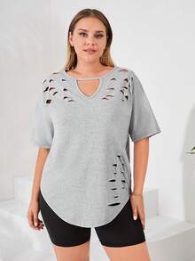 RueChic Plus Cut Out Curved Hem Tee - Xám - Xem 3