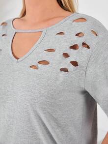 RueChic Plus Cut Out Curved Hem Tee - Xám - Xem 5