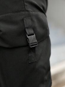 Manfinity EMRG Men Buckle Detail Flap Pocket Drawstring Waist Shorts - Black - View 4