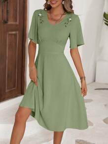 SHEIN LUNE 花卉刺繡蝴蝶袖A字連衣裙 - 綠色 - 查看 4