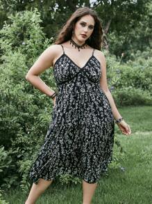 ROMWE Goth 大碼植物圖案蕾絲拼接吊帶連衣裙 - 黑與白 - 查看 4