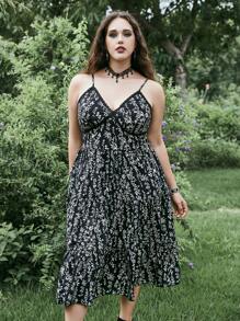 ROMWE Goth 大碼植物圖案蕾絲拼接吊帶連衣裙 - 黑與白 - 查看 2