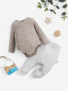 SHEIN 新生兒可愛居家舒適休閒連體衣和條紋圖案長褲套裝,秋冬 - 彩色 - 查看 1