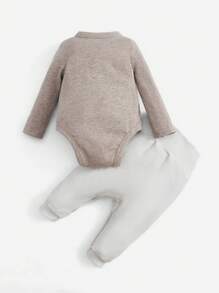 SHEIN 新生兒可愛居家舒適休閒連體衣和條紋圖案長褲套裝,秋冬 - 彩色 - 查看 2