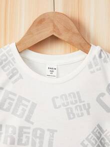 SHEIN 小男童字母和卡通圖案T恤和短褲